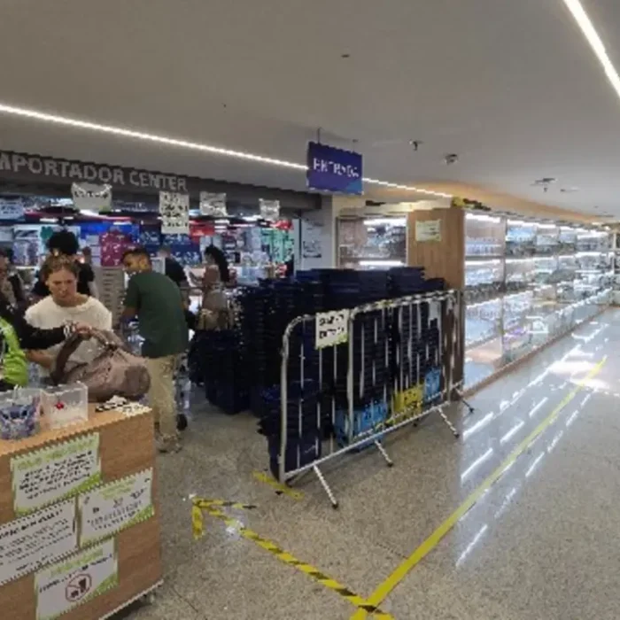 Importadora-20CenterRua-20Bar-C3-A3o-20De-20Lad-C3-A1rio566.Foto-20da-20Fachada-20API.181035-1.webp-1