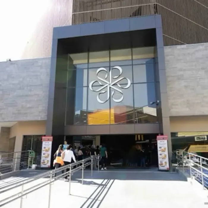 Shopping-20Plaza-20PoloRua-20Bar-C3-A3o-20De-20Lad-C3-A1rio566.Foto-20da-20Fachada-20API.014048-1.webp-1