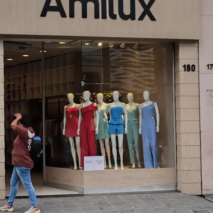 amilux-rua-miller-180
