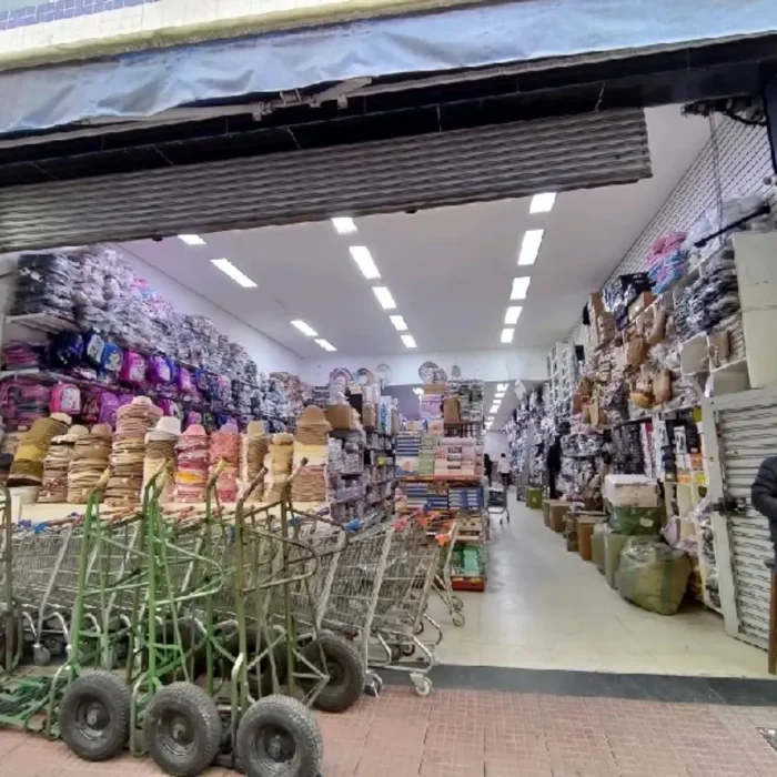 armarinhos-coloridos-rua-tiers-802_fachada_010720251604