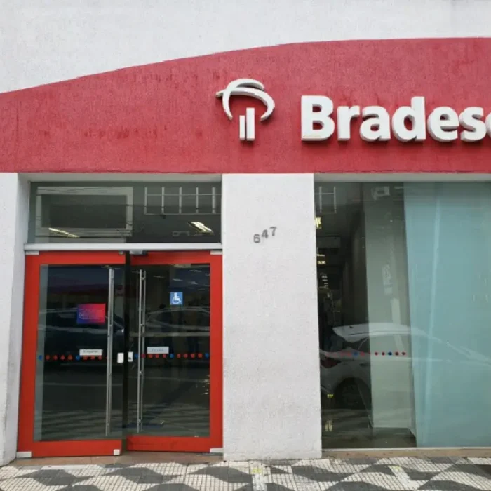 bradesco-rua-maria-marcolina-647_fachada_070720251604