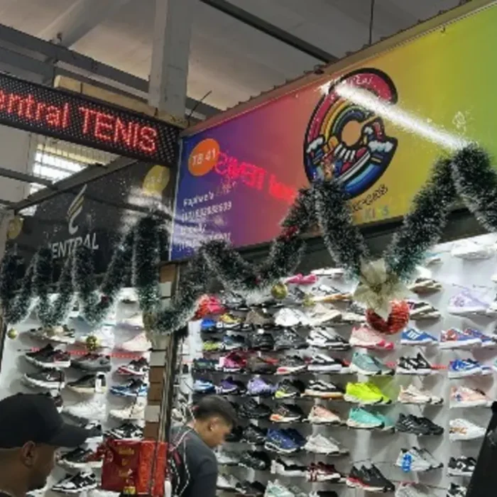 central-multimarcas-tenis-rua-da-juta-69_fachada_160120261655