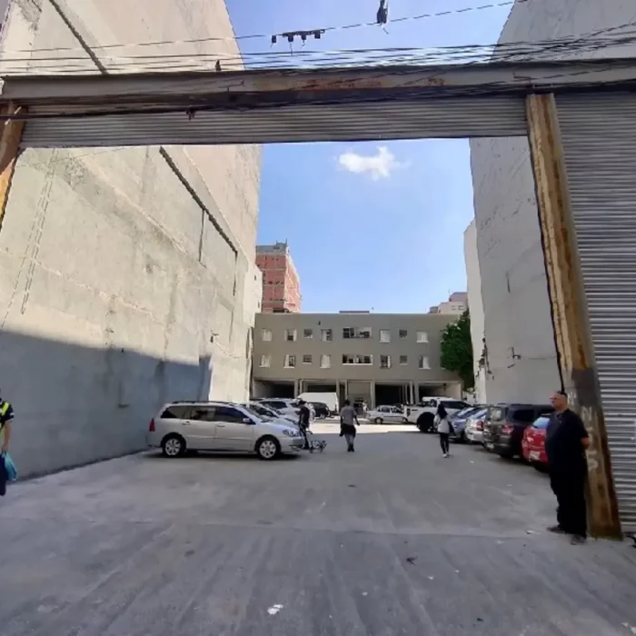 estacionamento-em-frente-ao-top-shop-rua-carnot-55