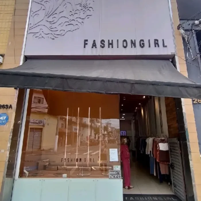 fashion-girl-rua-mendes-goncalves-263_fachada_220520251357-1
