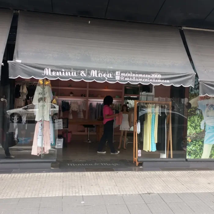 menina-e-moca-rua-doutor-ricardo-goncalves-206