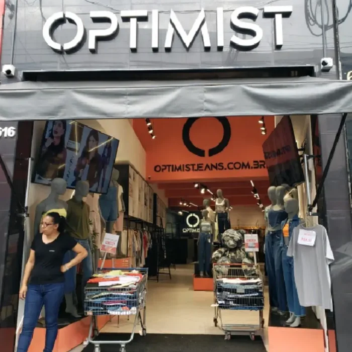 optimist-jeans-rua-maria-marcolina-616_fachada_070720251608