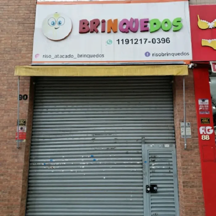 riso-brinquedos-rua-vitor-hugo-90_fachada_-1