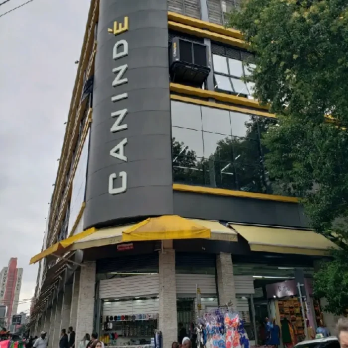 shopping-caninde-avenida-vautier-310_fachada_140120251331.webp