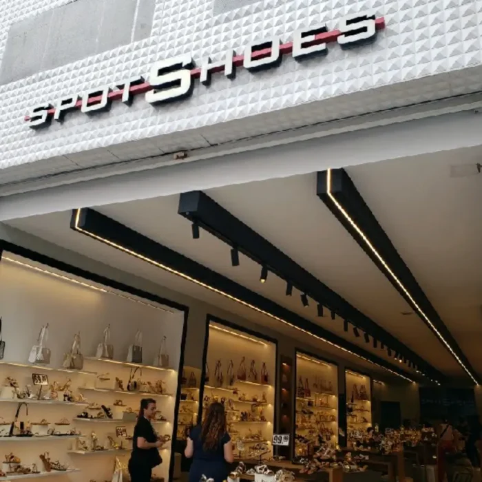 spot-shoes-rua-eliza-whitacker-85